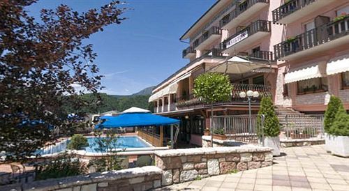 Hotel Ariston Levico Terme Exterior foto